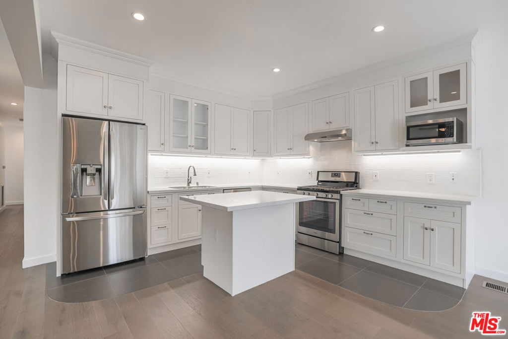 31 Breeze Avenue - Photo 4