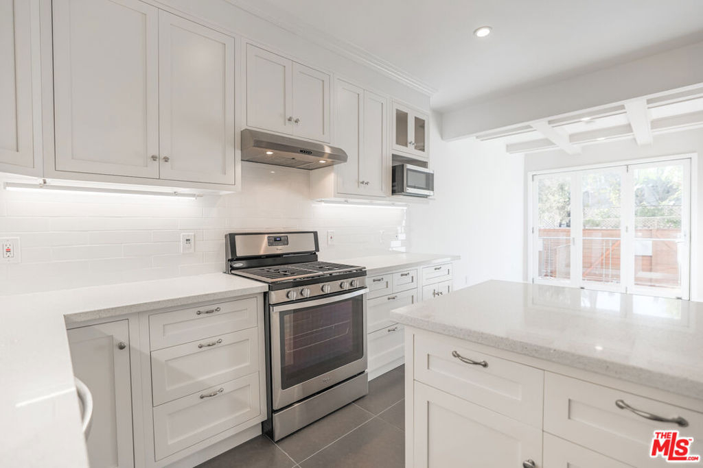31 Breeze Avenue - Photo 8