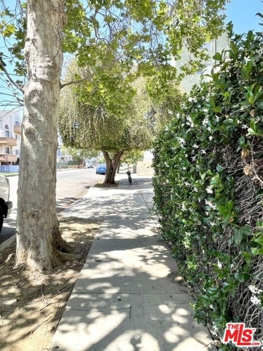 922 N Hudson Avenue - Photo 28