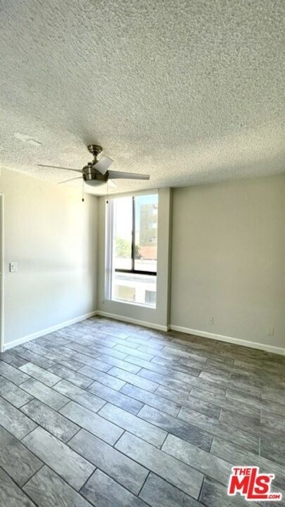 922 N Hudson Avenue - Photo 6