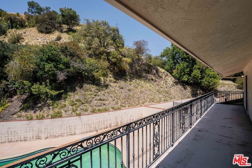 1181 Somera Road - Photo 29