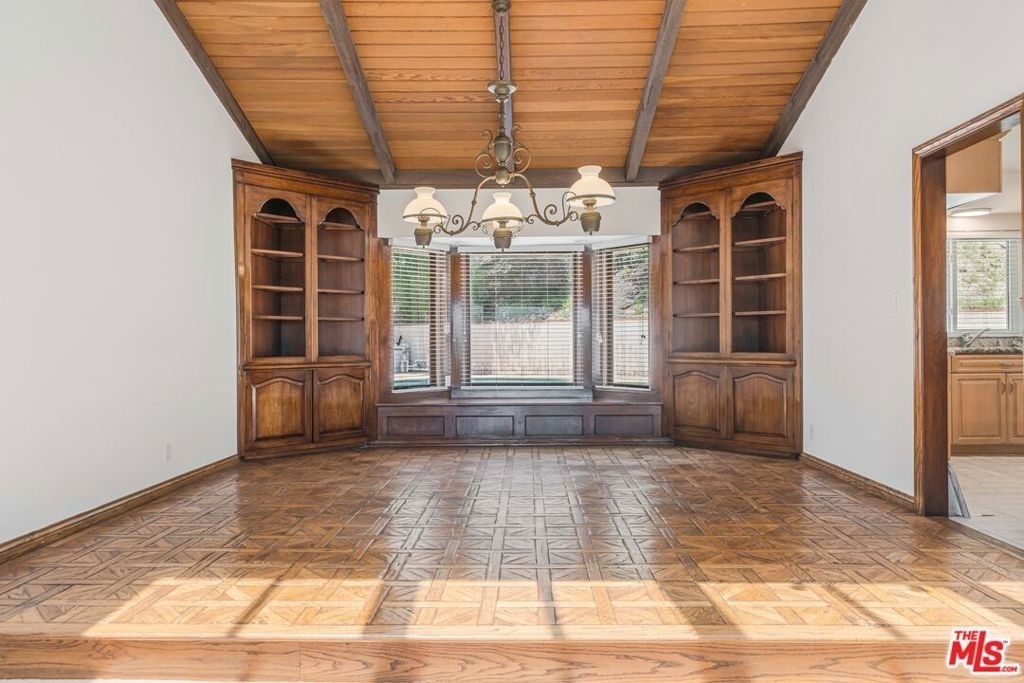 1181 Somera Road - Photo 6