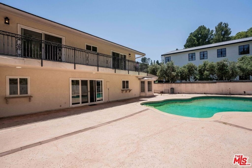 1181 Somera Road - Photo 32