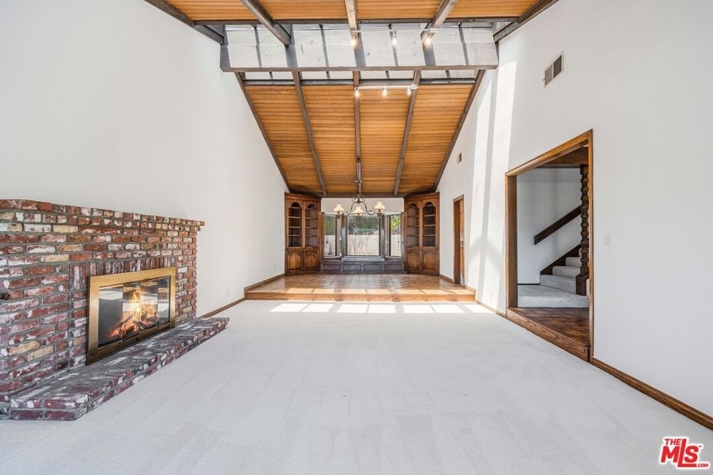 1181 Somera Road - Photo 5