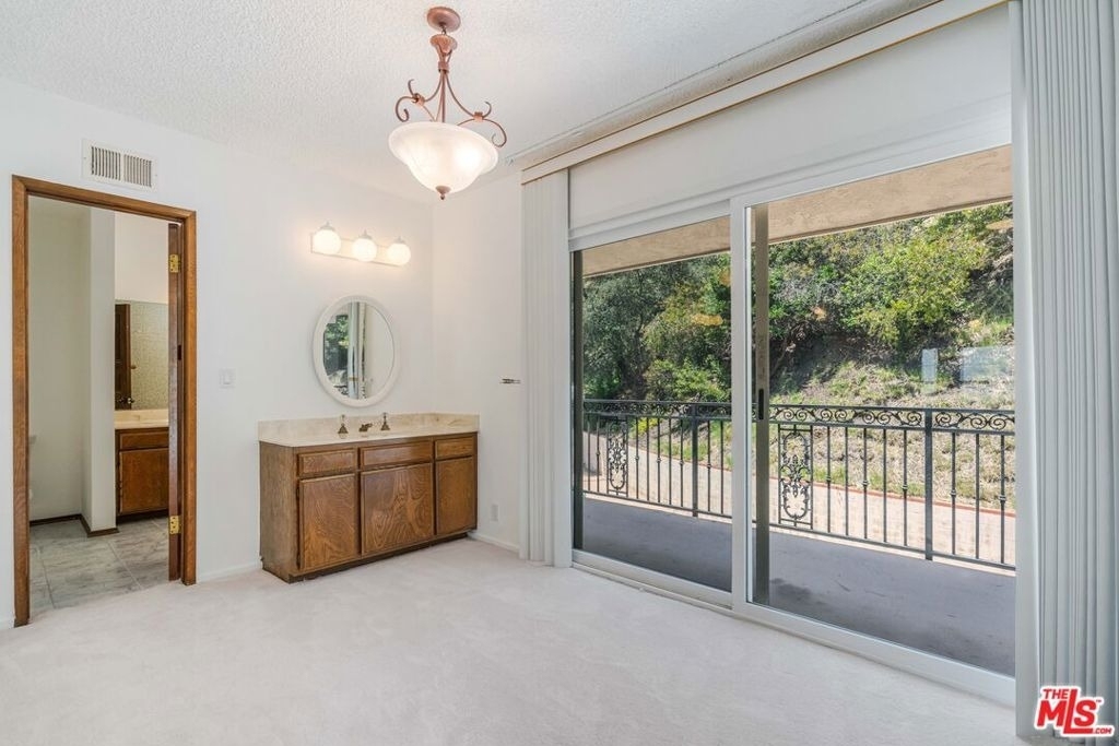 1181 Somera Road - Photo 20