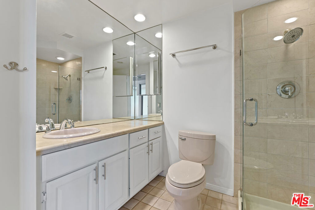 4316 Marina City Drive - Photo 9