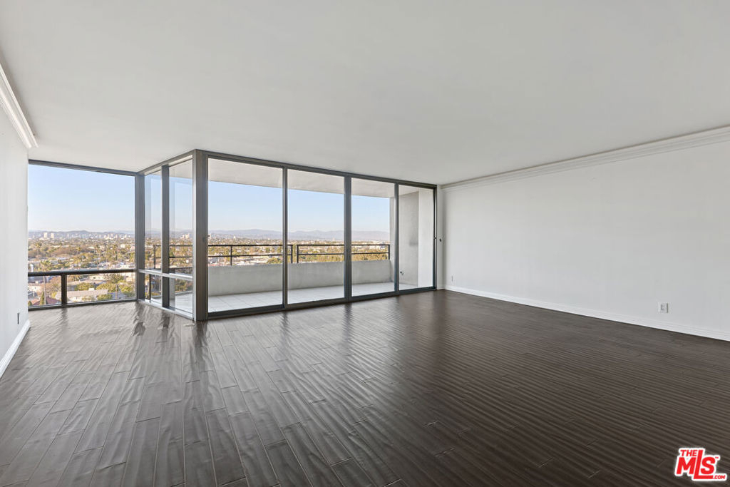 4316 Marina City Drive - Photo 2