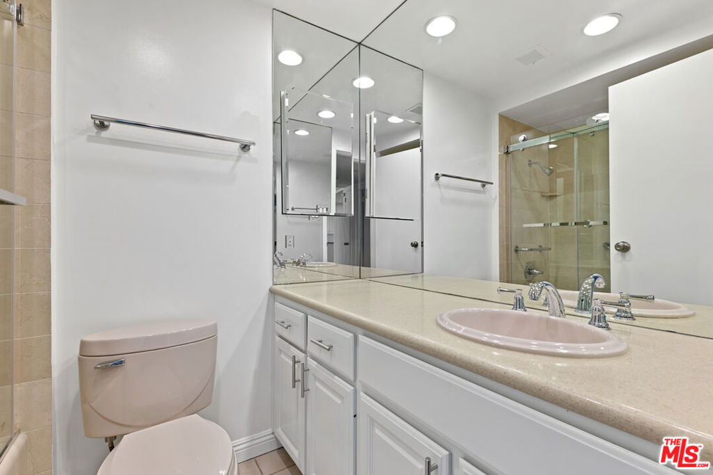 4316 Marina City Drive - Photo 8