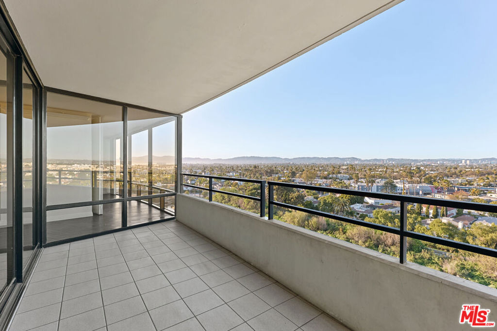 4316 Marina City Drive - Photo 14