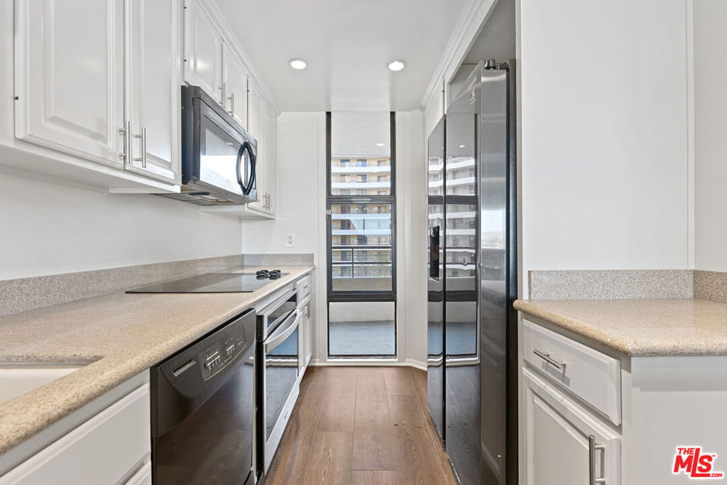 4316 Marina City Drive - Photo 4