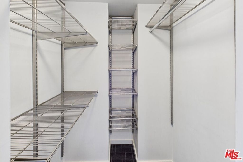 888 Hilgard Avenue - Photo 10