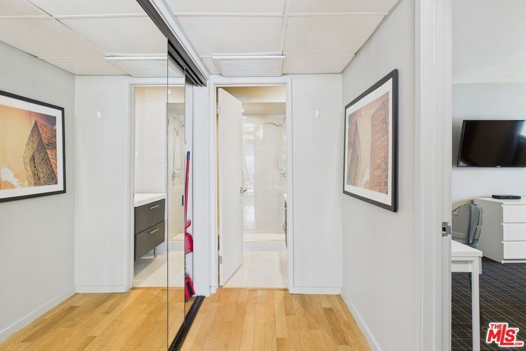 888 Hilgard Avenue - Photo 4