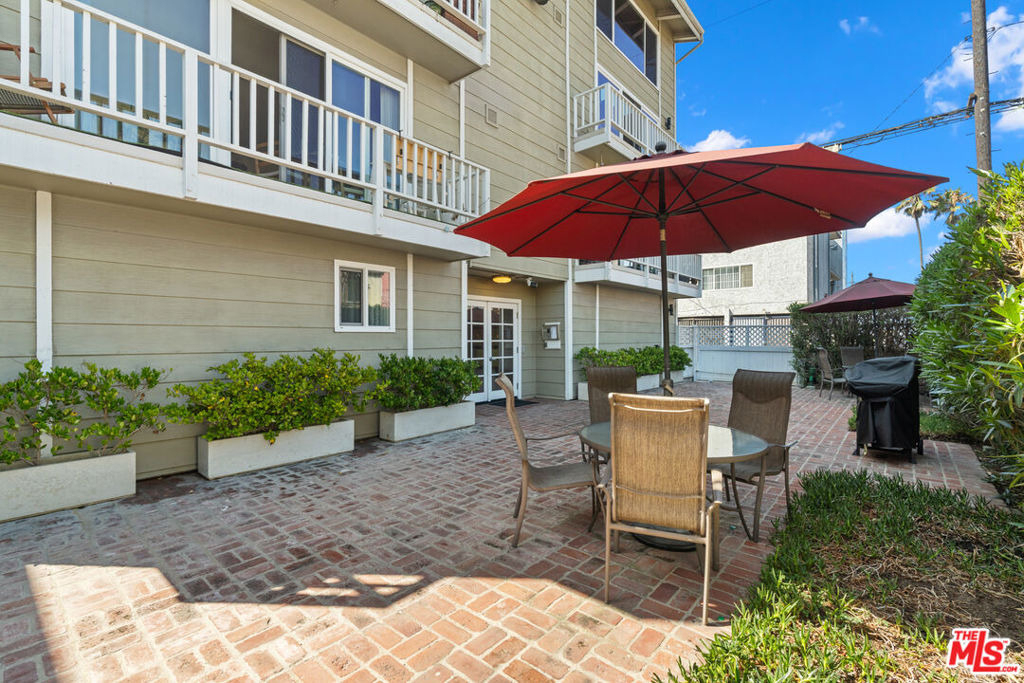 10 19th Avenue - Photo 20