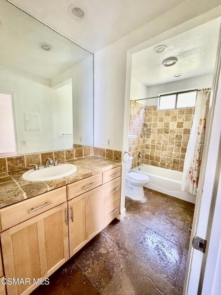 4506 Saugus Avenue - Photo 10