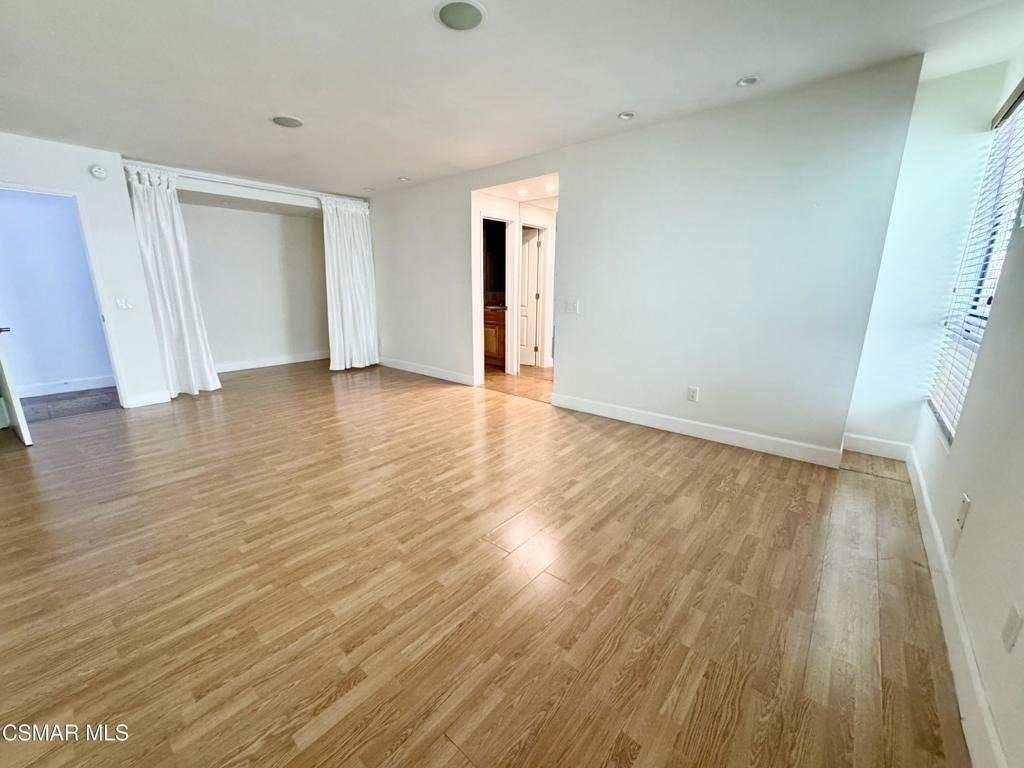 4506 Saugus Avenue - Photo 7