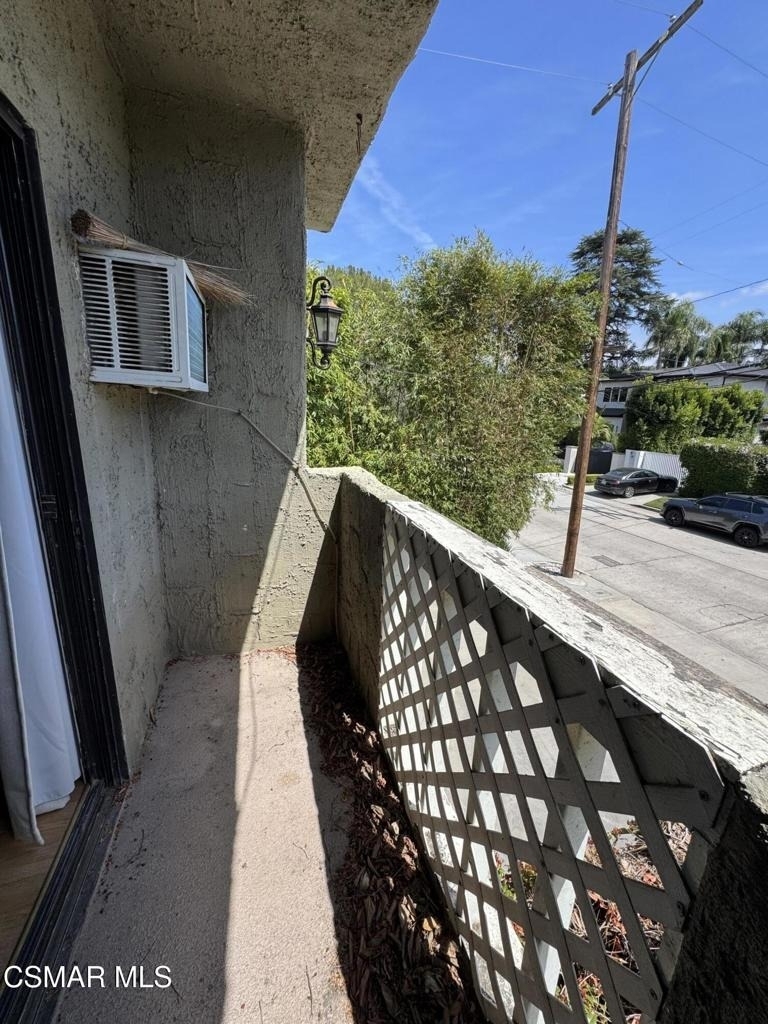 4506 Saugus Avenue - Photo 14