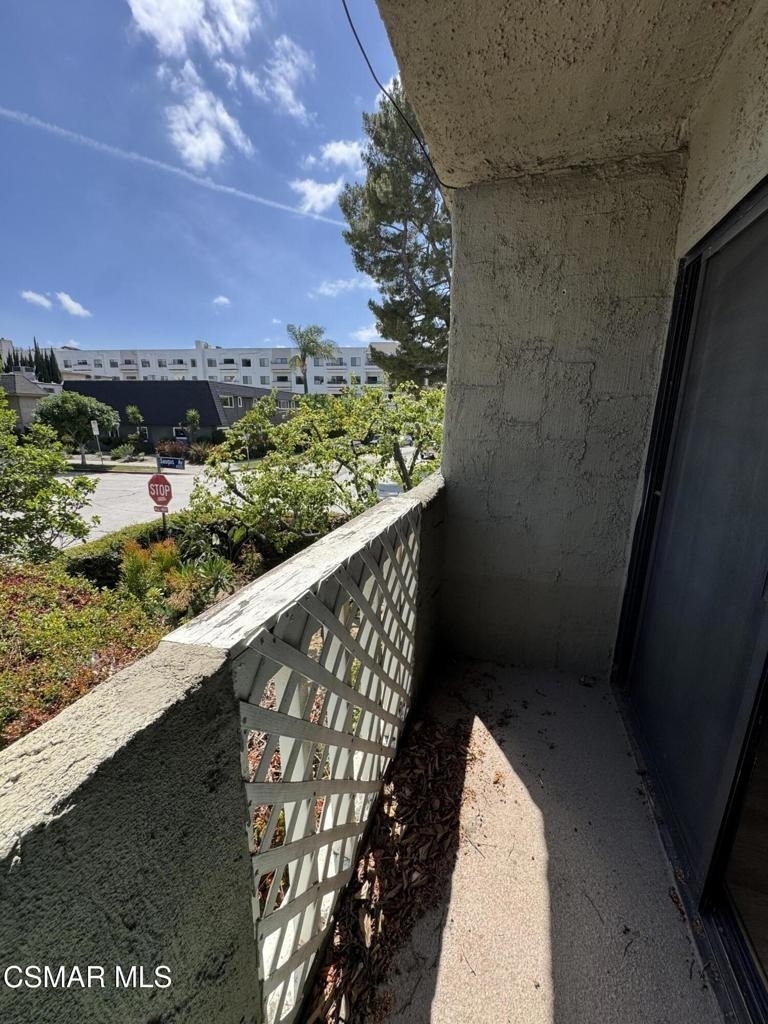 4506 Saugus Avenue - Photo 12