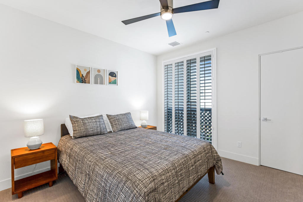 160 The Riv - Photo 17
