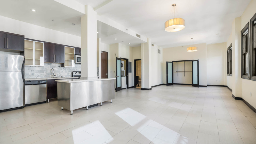 609 S. Grand Ave - Photo 9