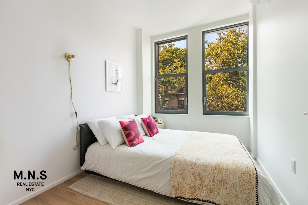Sterling Place - Photo 13