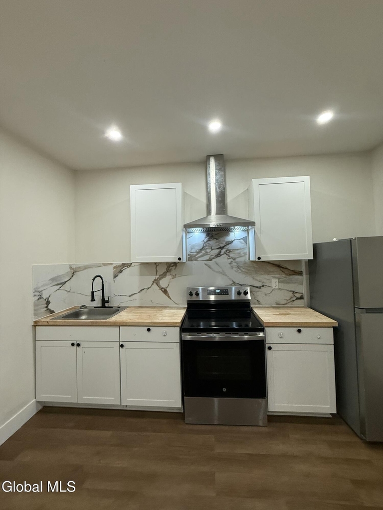 132 4th Avenue - Photo 2