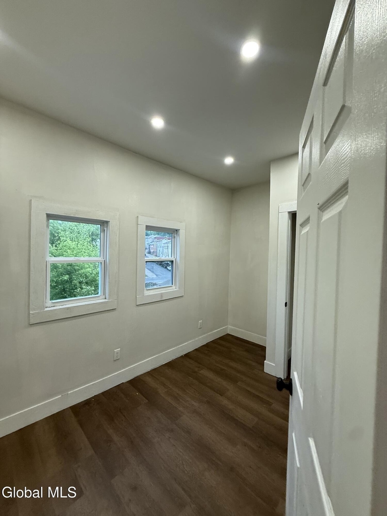 132 4th Avenue - Photo 7