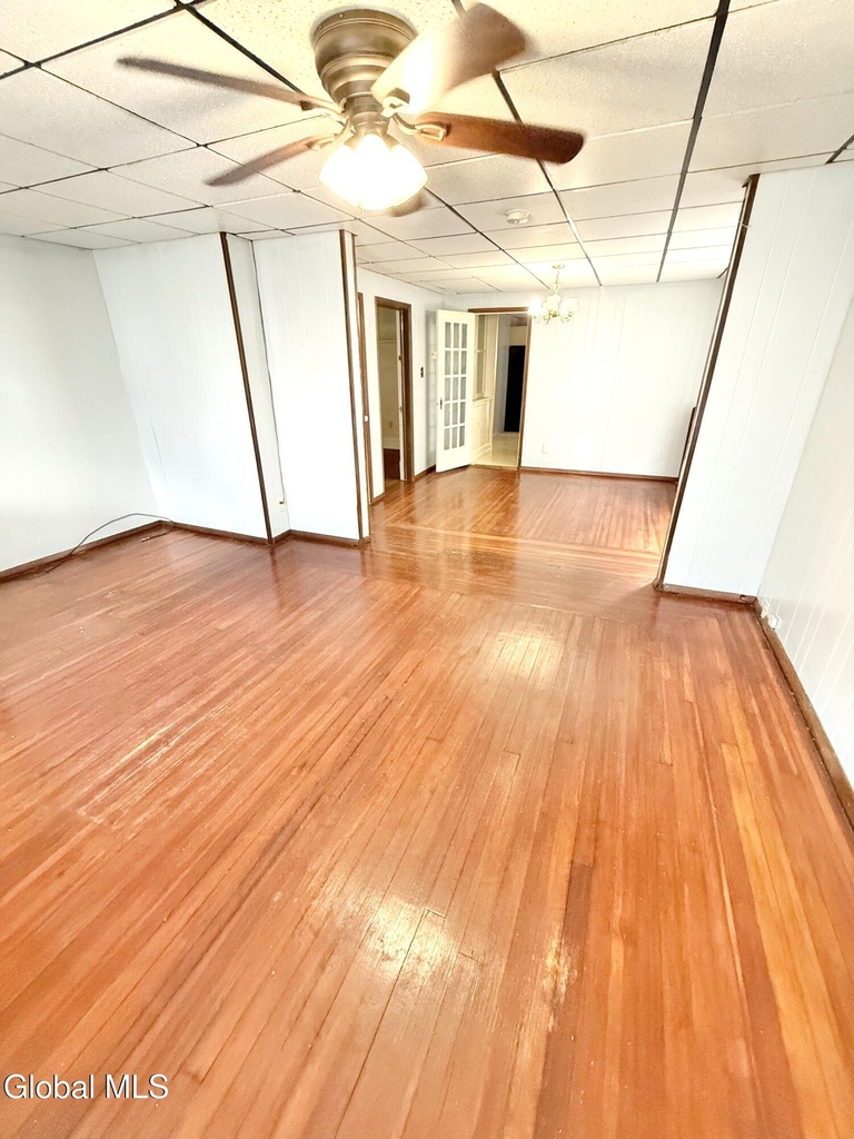 1826 Campbell Avenue - Photo 2
