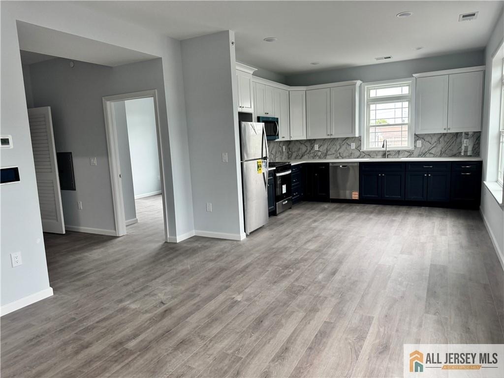 617 Lincoln Boulevard - Photo 3