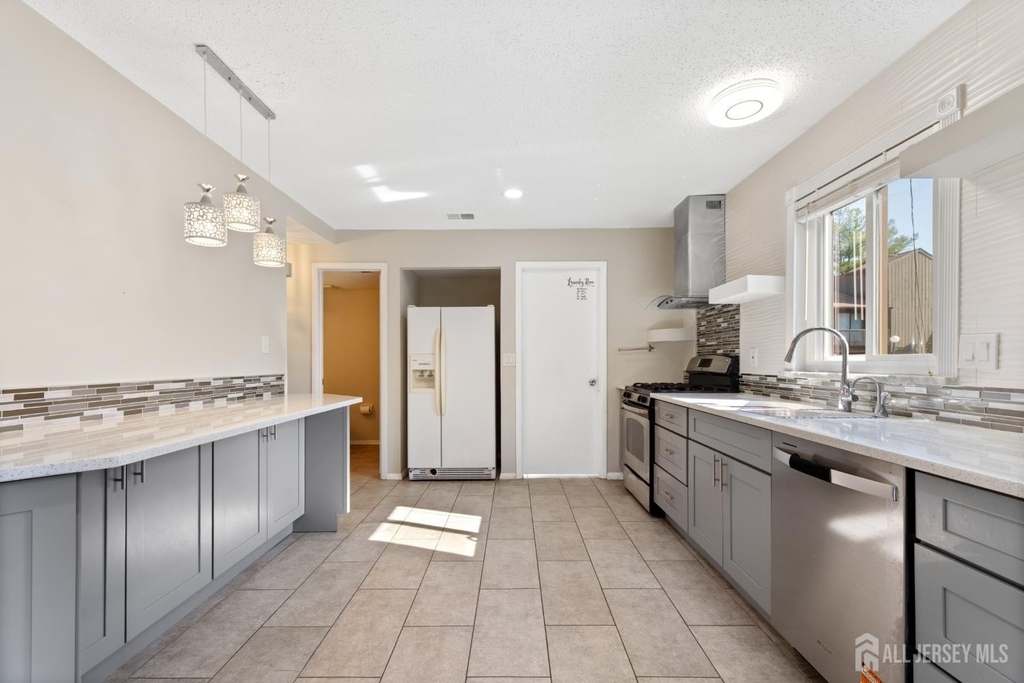 496 Westgate Drive - Photo 20
