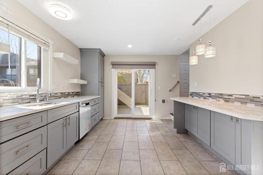 496 Westgate Drive - Photo 17