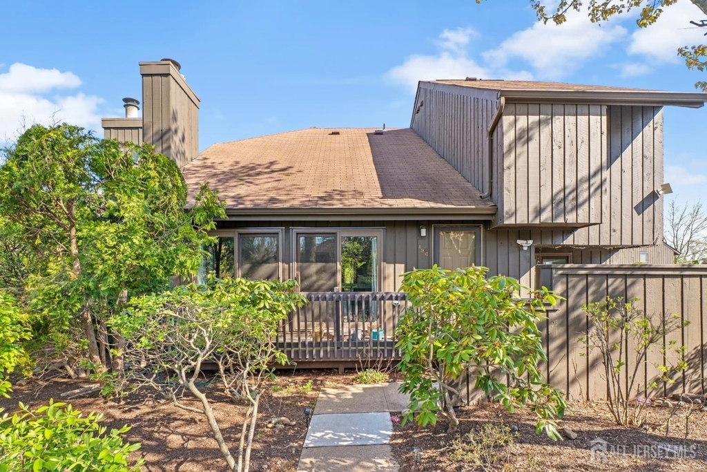 496 Westgate Drive - Photo 0