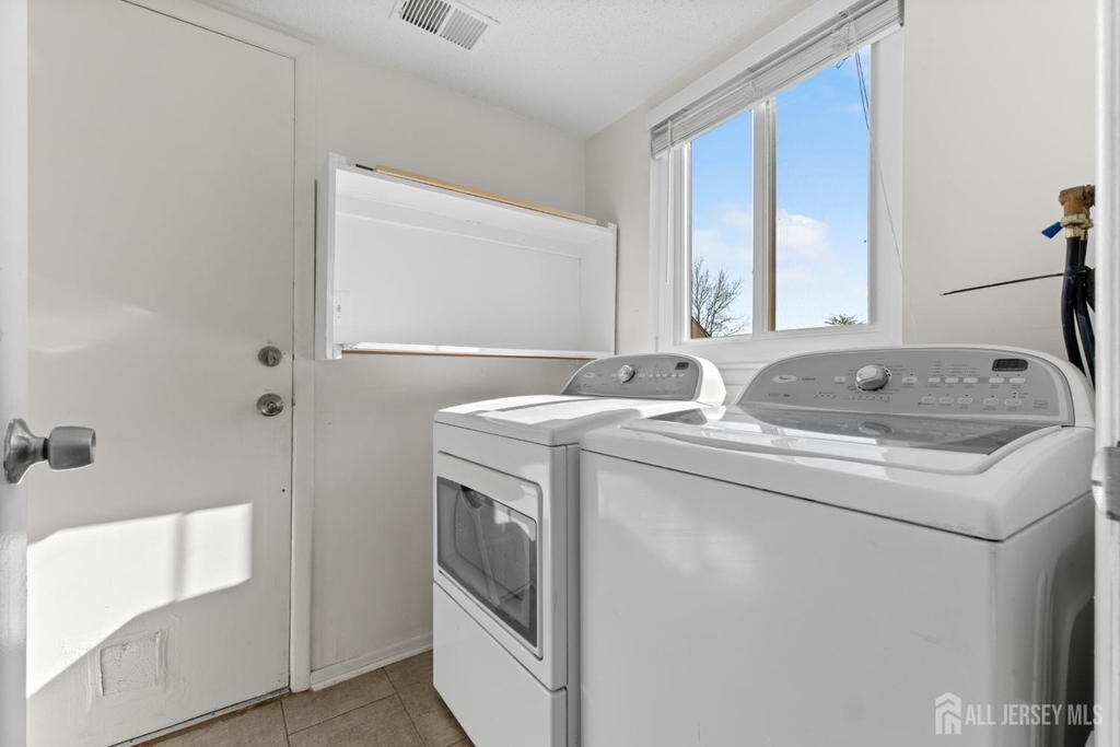 496 Westgate Drive - Photo 14