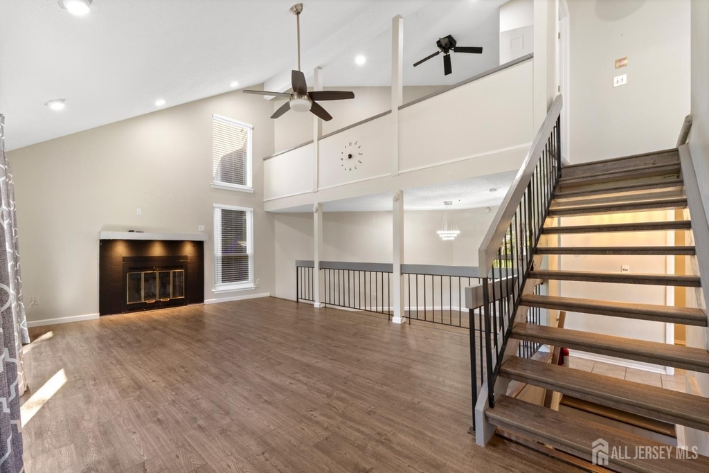 496 Westgate Drive - Photo 5