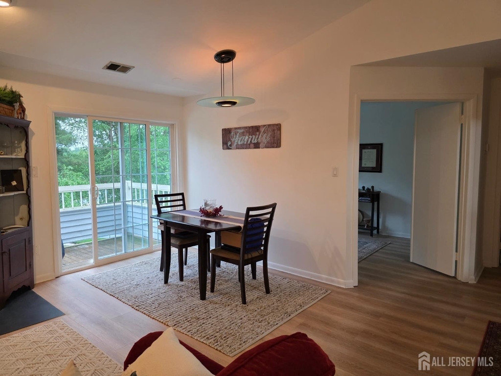 119 Commonwealth Court - Photo 3
