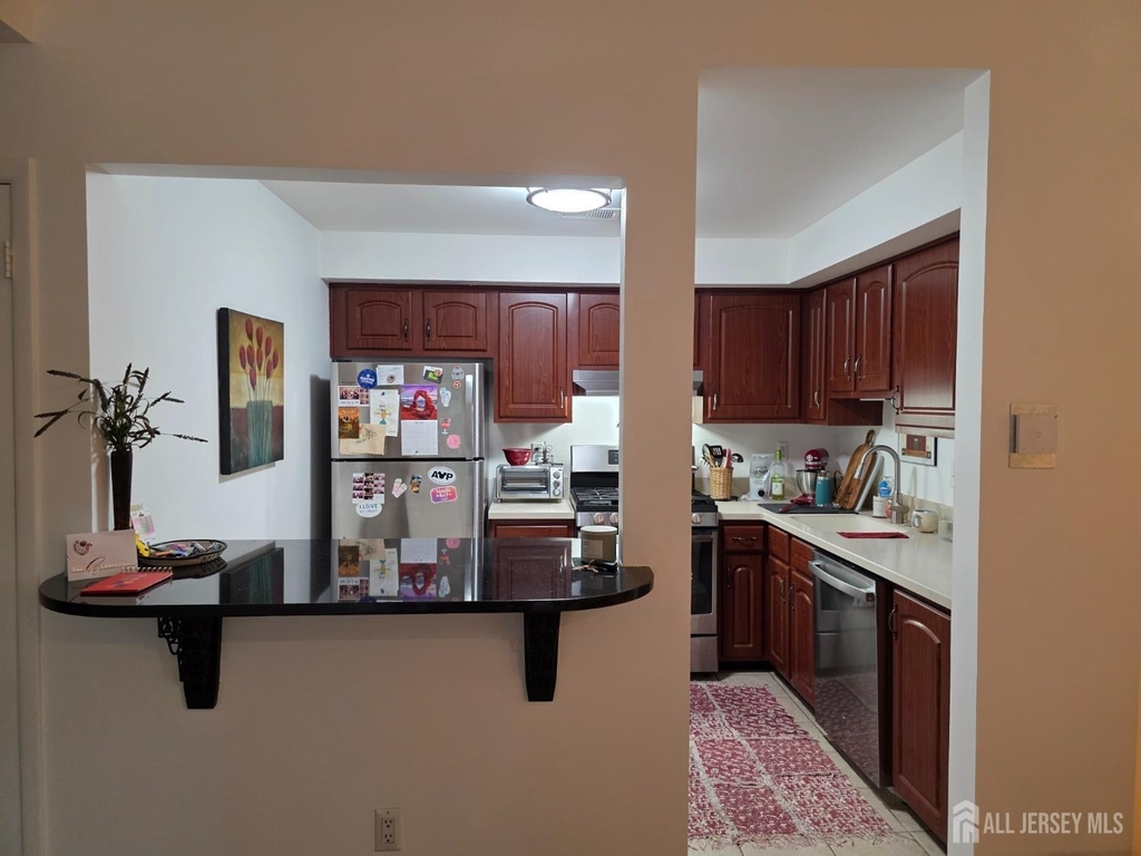 119 Commonwealth Court - Photo 4