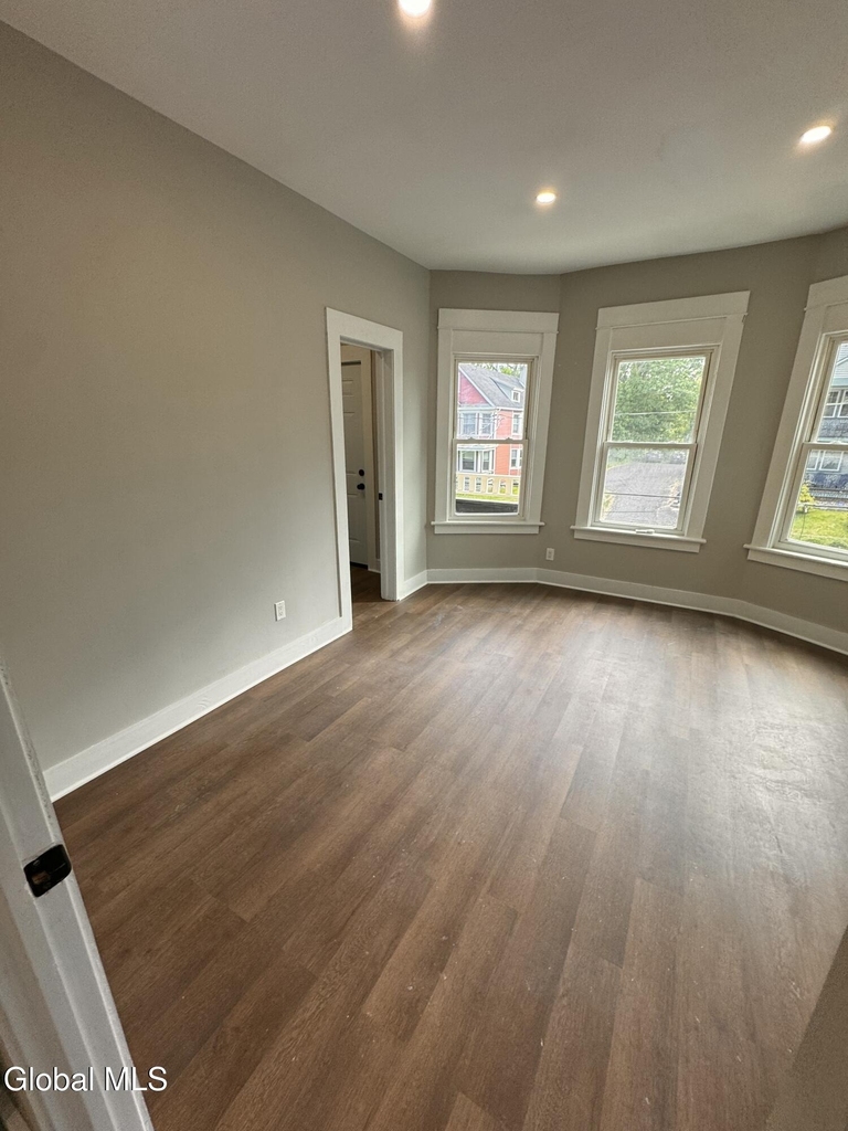 673 Myrtle Avenue - Photo 2