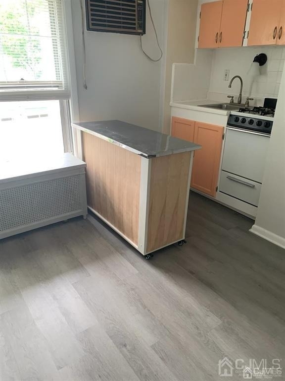 76 S Adelaide Avenue - Photo 1