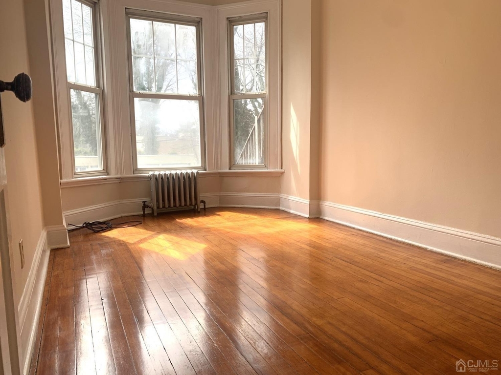 207 Woodbridge Avenue - Photo 9