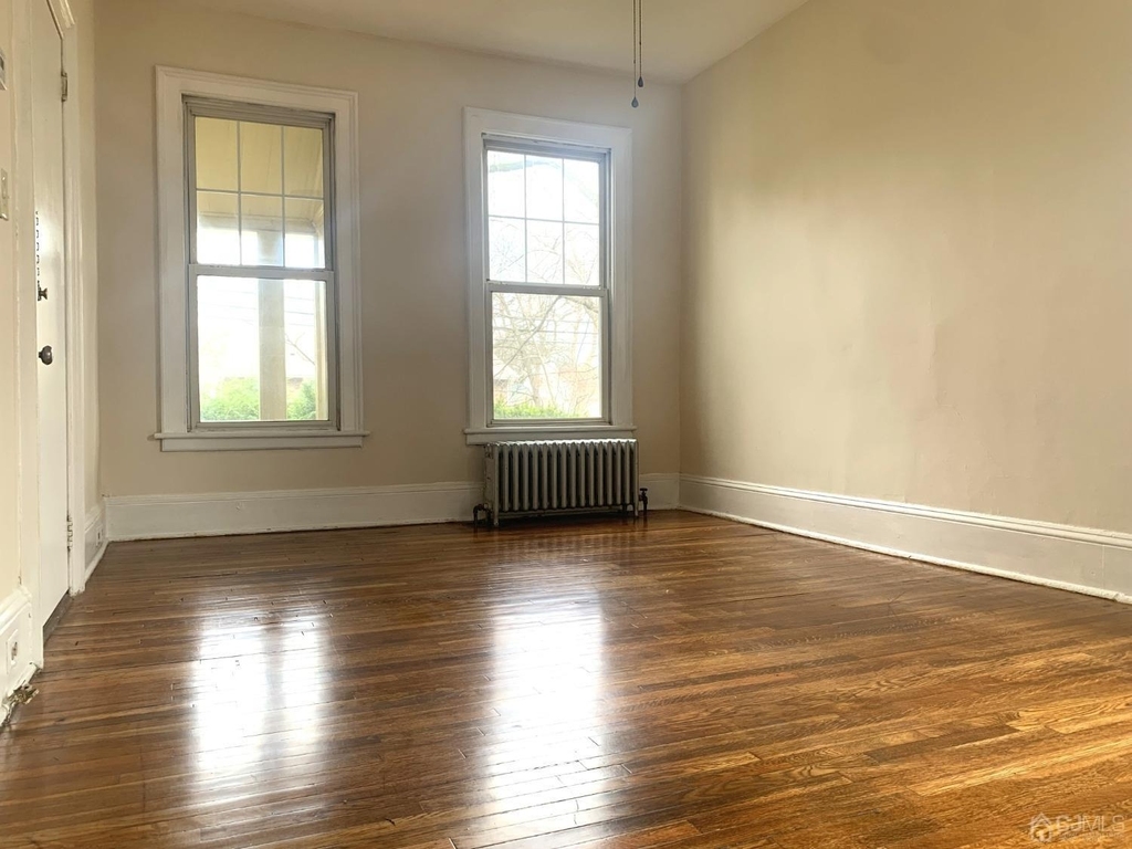 207 Woodbridge Avenue - Photo 4