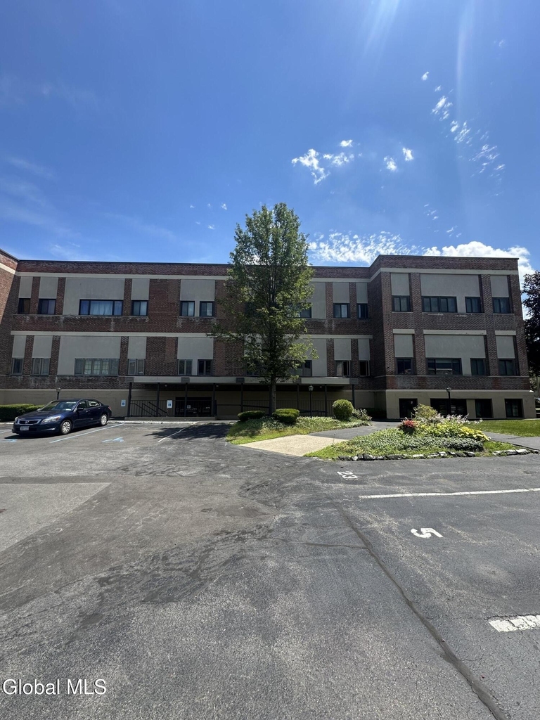 222 S Ten Broeck Street - Photo 0