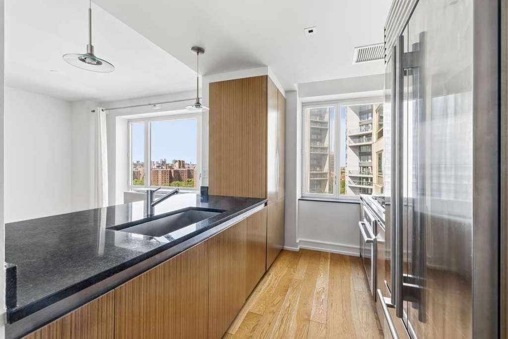 1280 Fifth Avenue - Photo 2