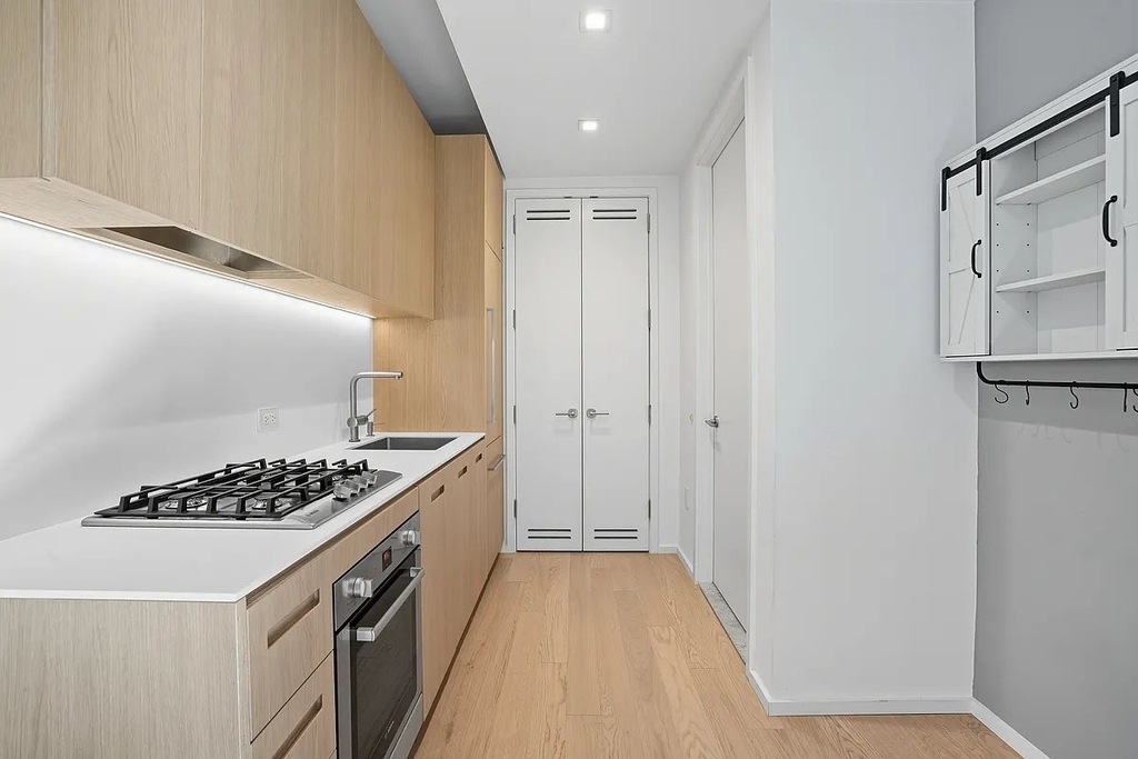 98 Front Street - Photo 2