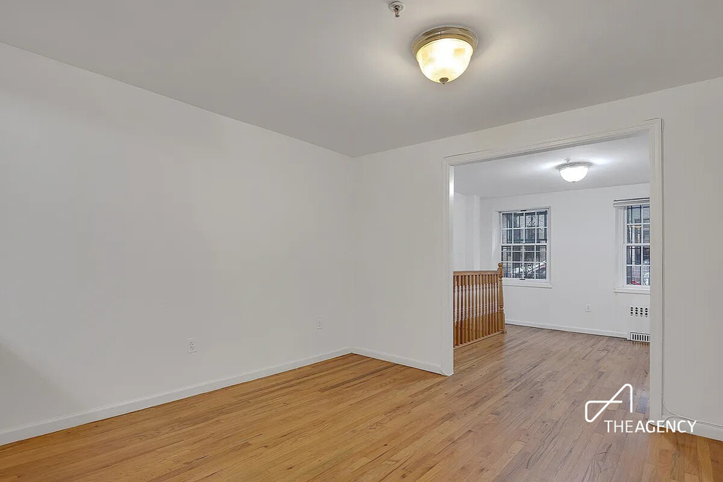 242 W 21st Street - Photo 6