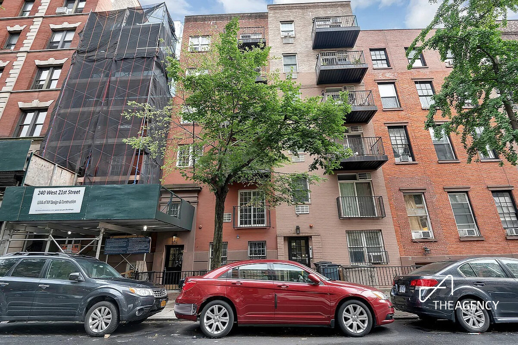 242 W 21st Street - Photo 8