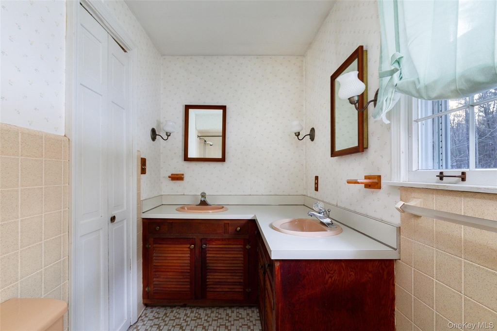 50 Aspinwall Road - Photo 22