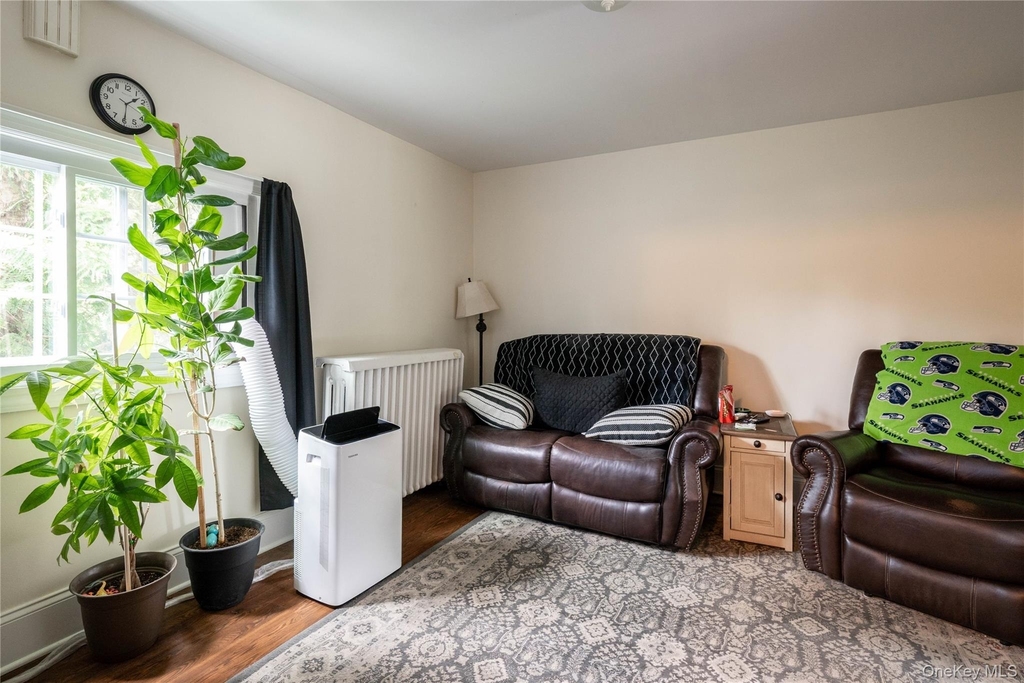 1143 E Main Street - Photo 1