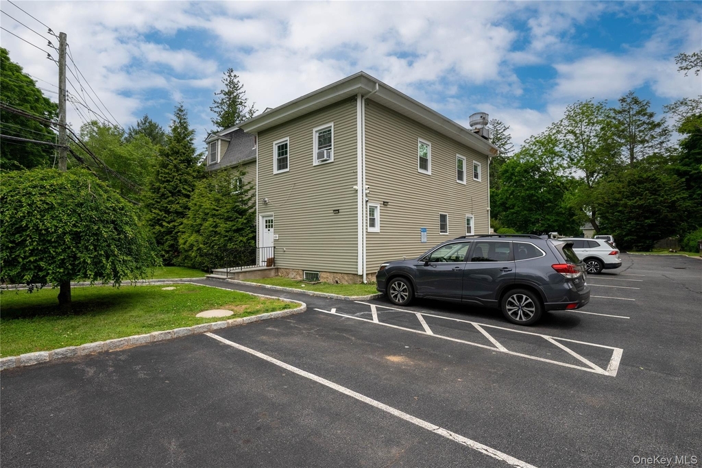 1143 E Main Street - Photo 0
