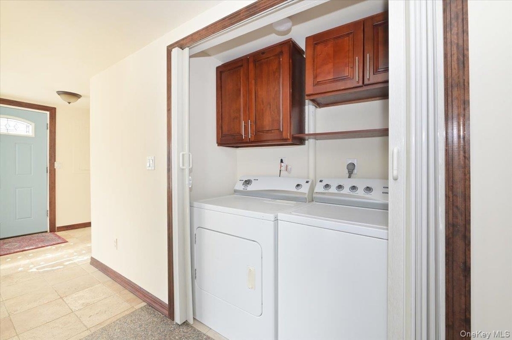 9 Cabot Rd W - Photo 27