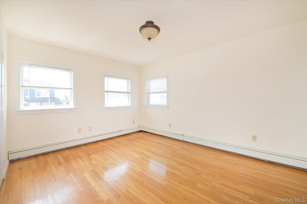 9 Cabot Rd W - Photo 20