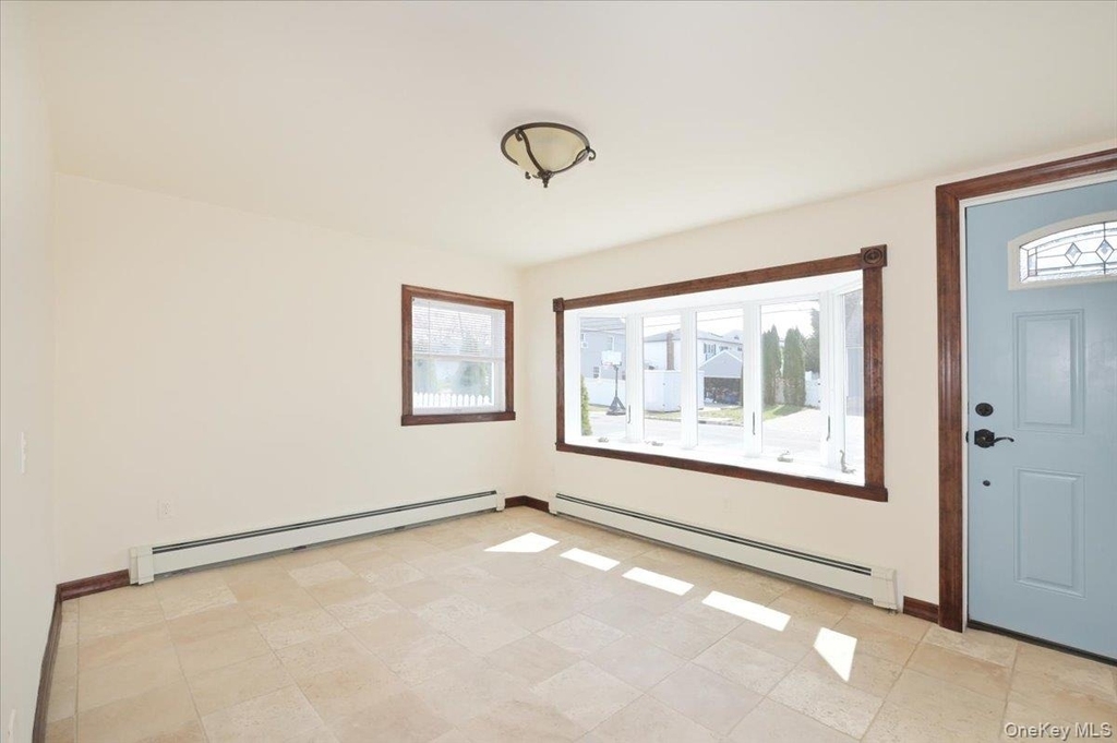 9 Cabot Rd W - Photo 11